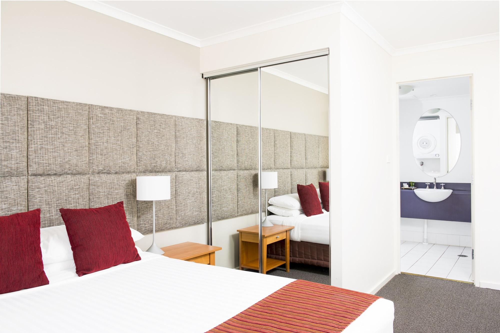 Mantra On Northbourne Aparthotel Canberra Bagian luar foto