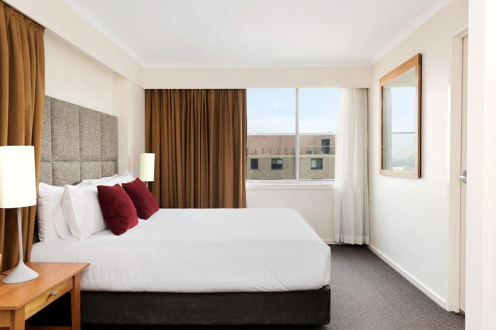 Mantra On Northbourne Aparthotel Canberra Bagian luar foto