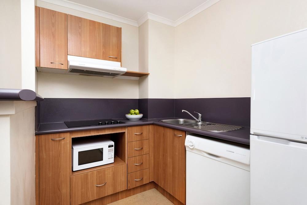 Mantra On Northbourne Aparthotel Canberra Bagian luar foto