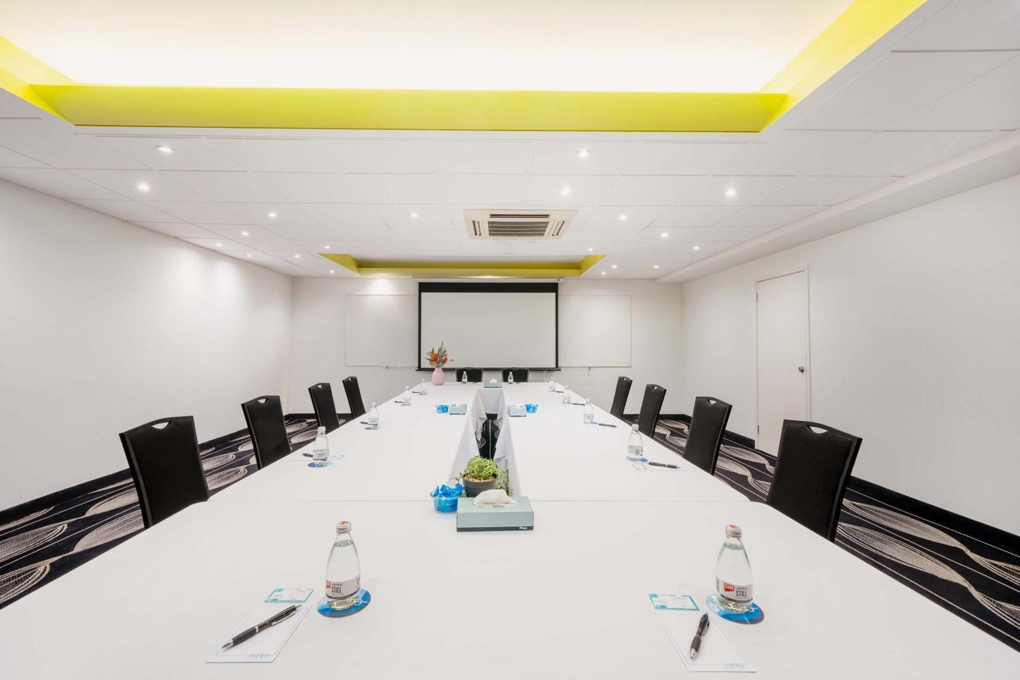 Mantra On Northbourne Aparthotel Canberra Bagian luar foto