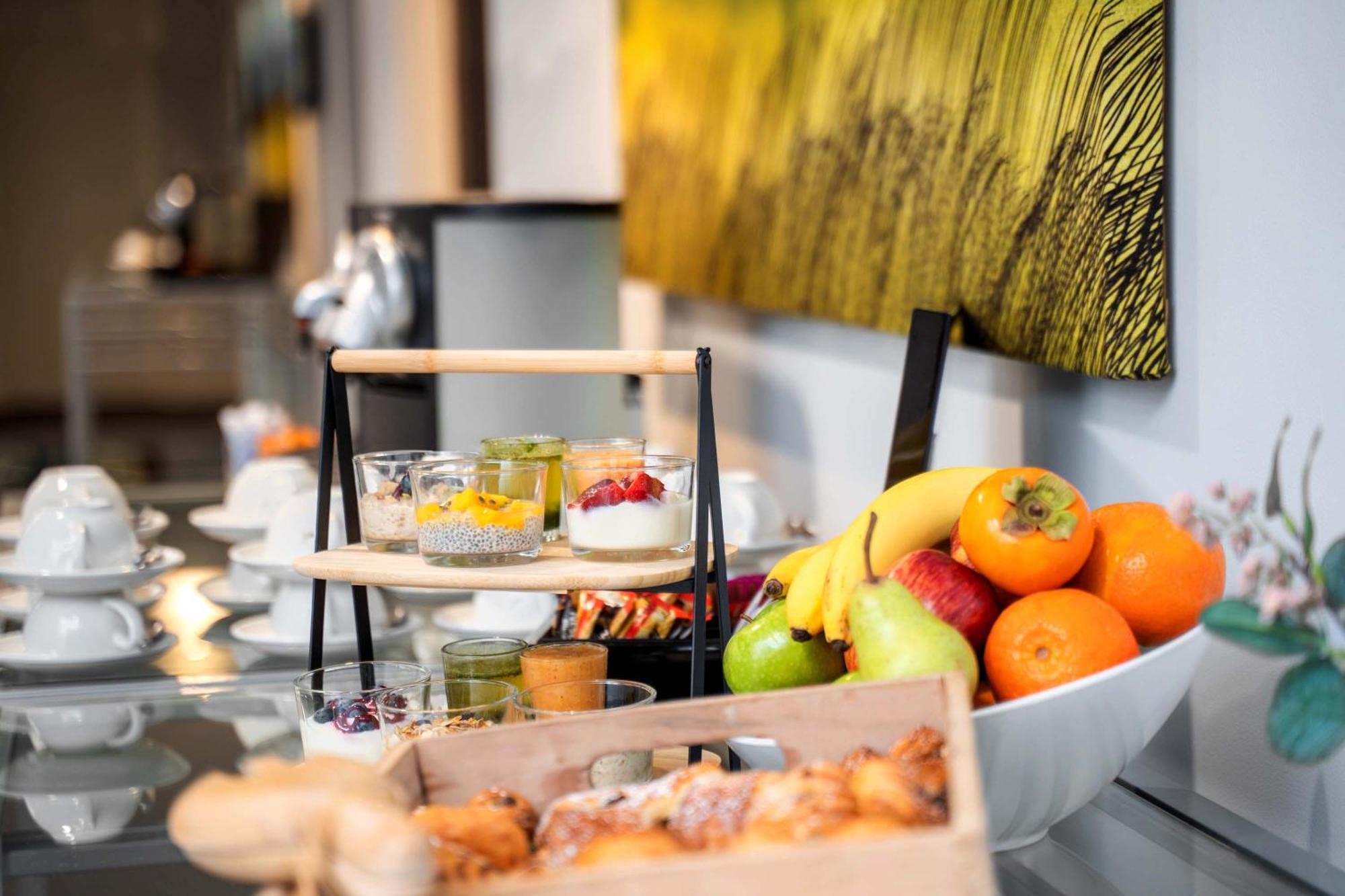 Mantra On Northbourne Aparthotel Canberra Bagian luar foto