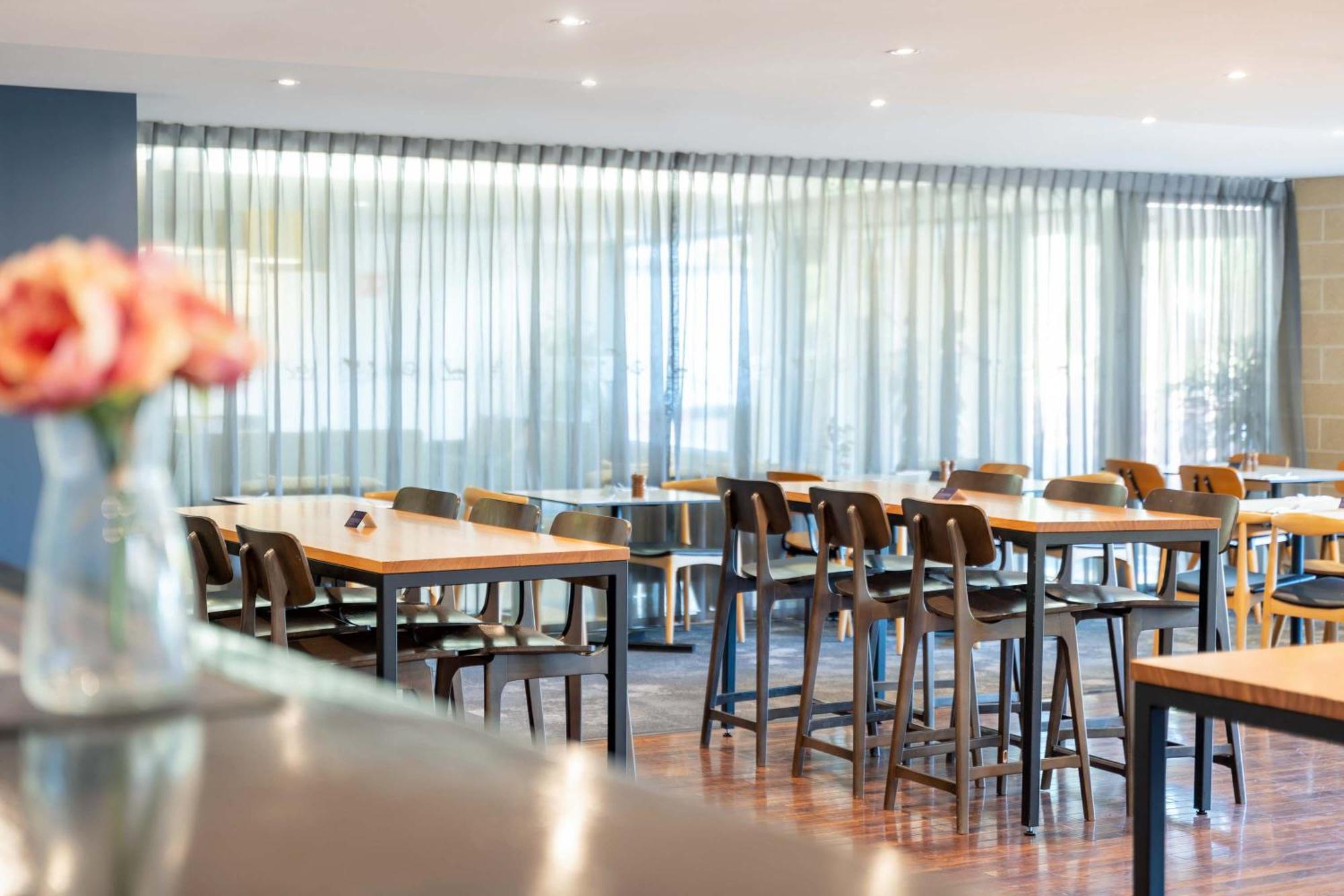 Mantra On Northbourne Aparthotel Canberra Bagian luar foto