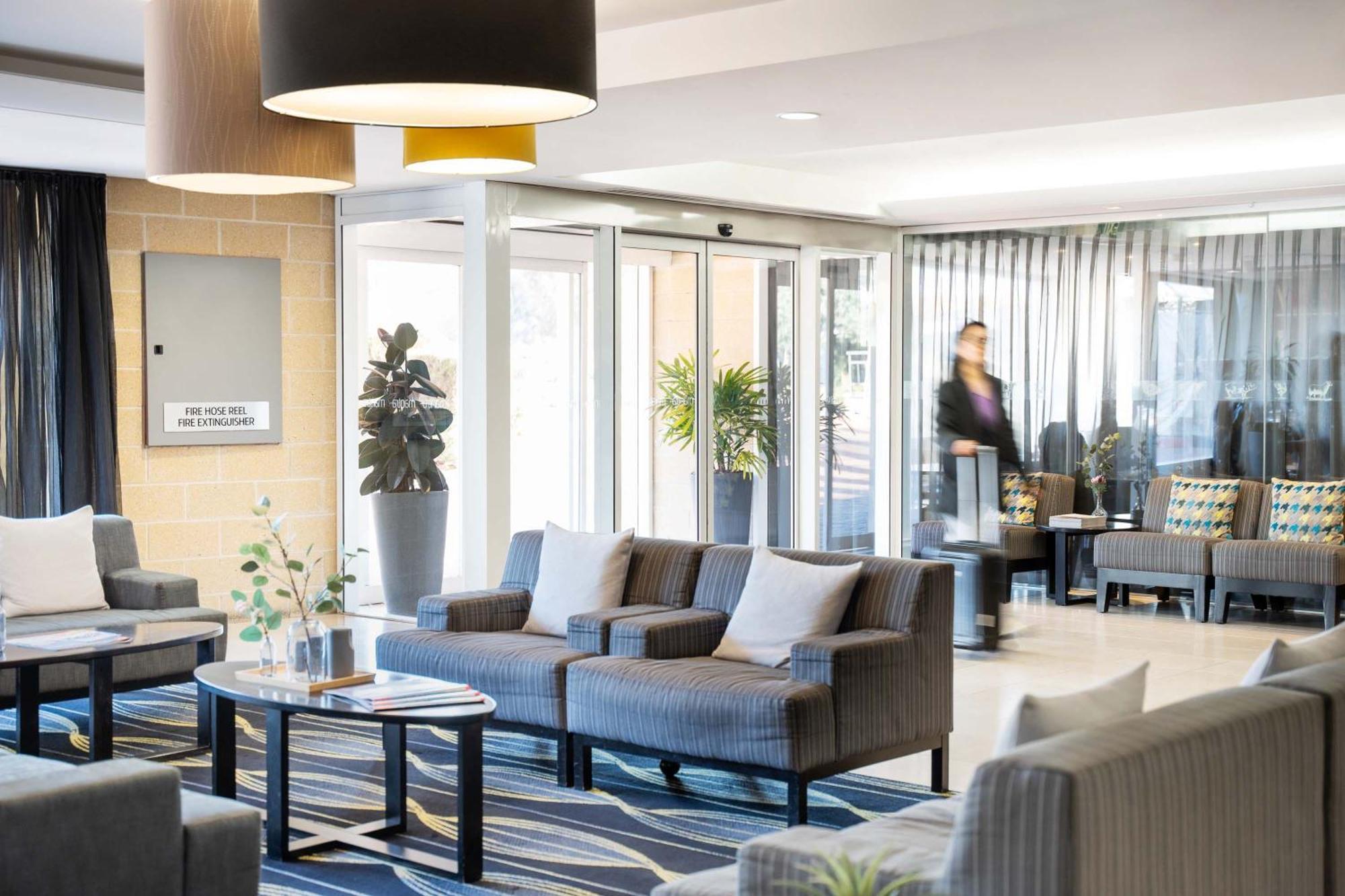Mantra On Northbourne Aparthotel Canberra Bagian luar foto