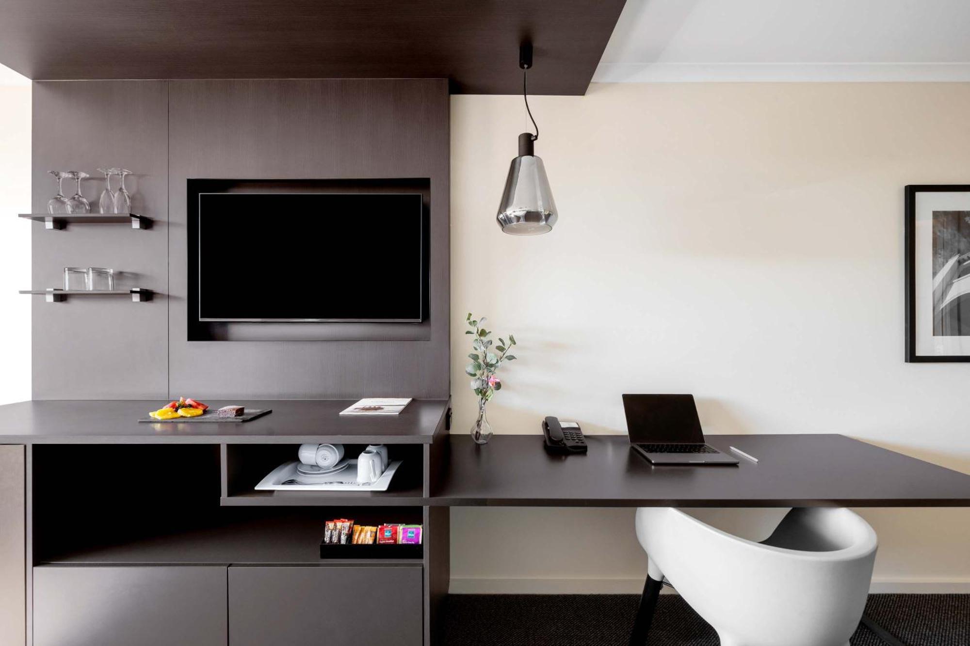 Mantra On Northbourne Aparthotel Canberra Bagian luar foto