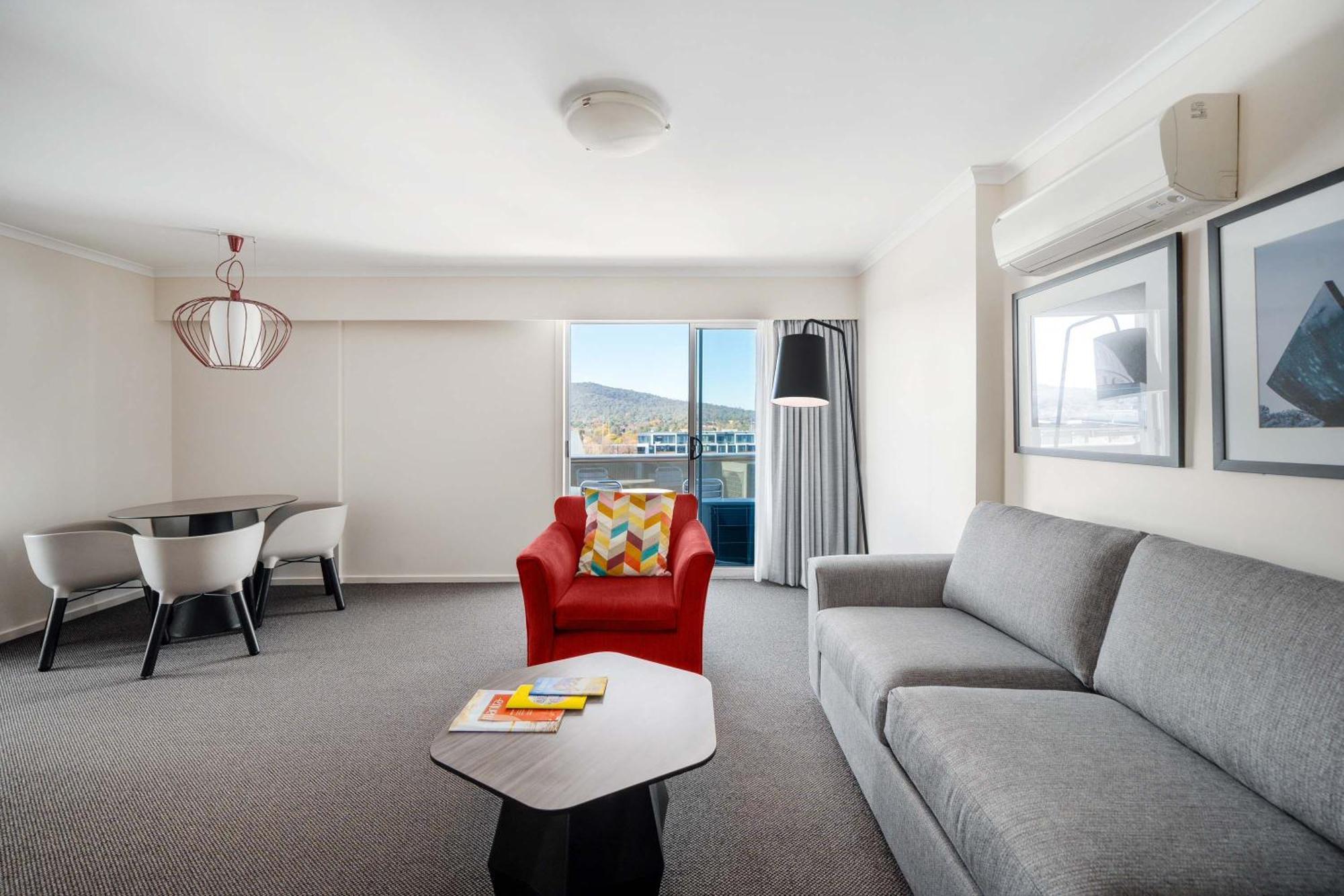 Mantra On Northbourne Aparthotel Canberra Bagian luar foto