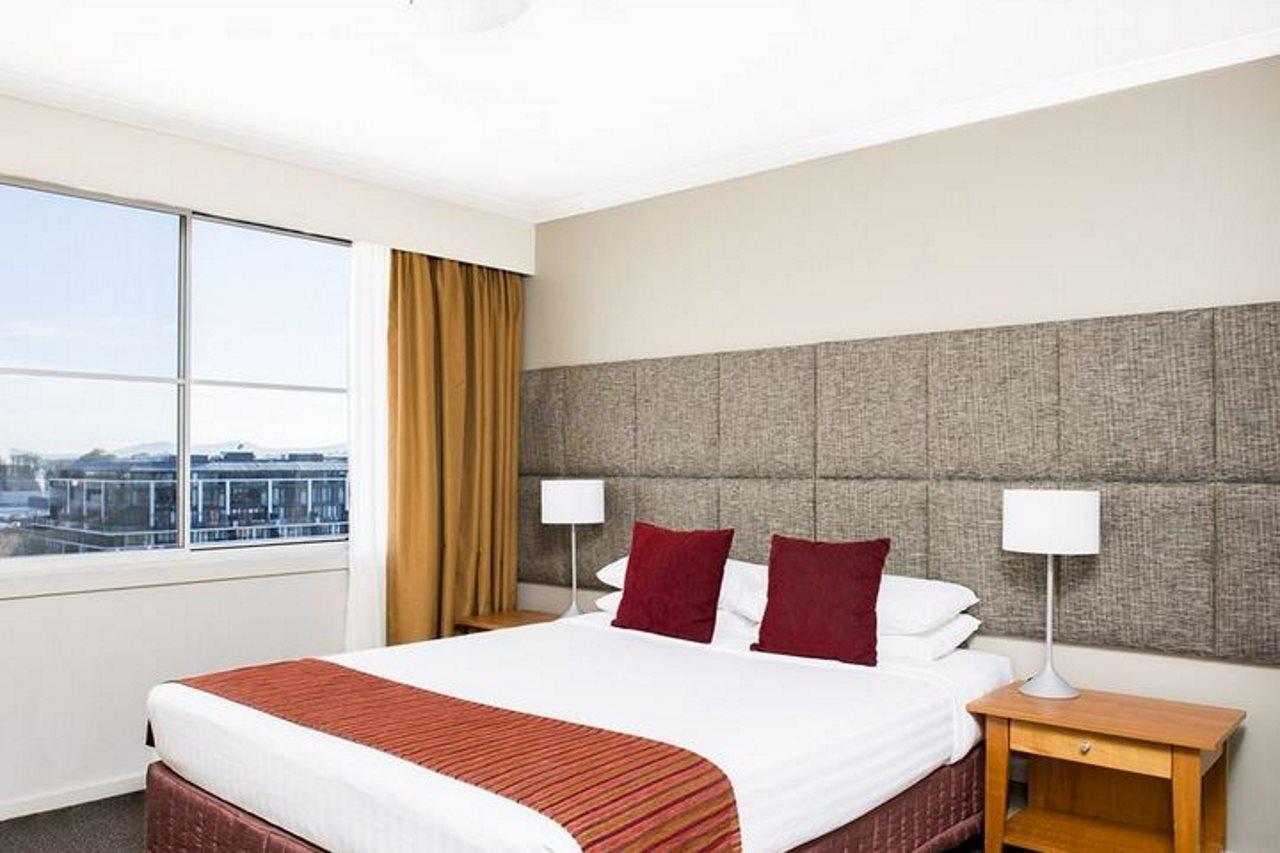 Mantra On Northbourne Aparthotel Canberra Bagian luar foto