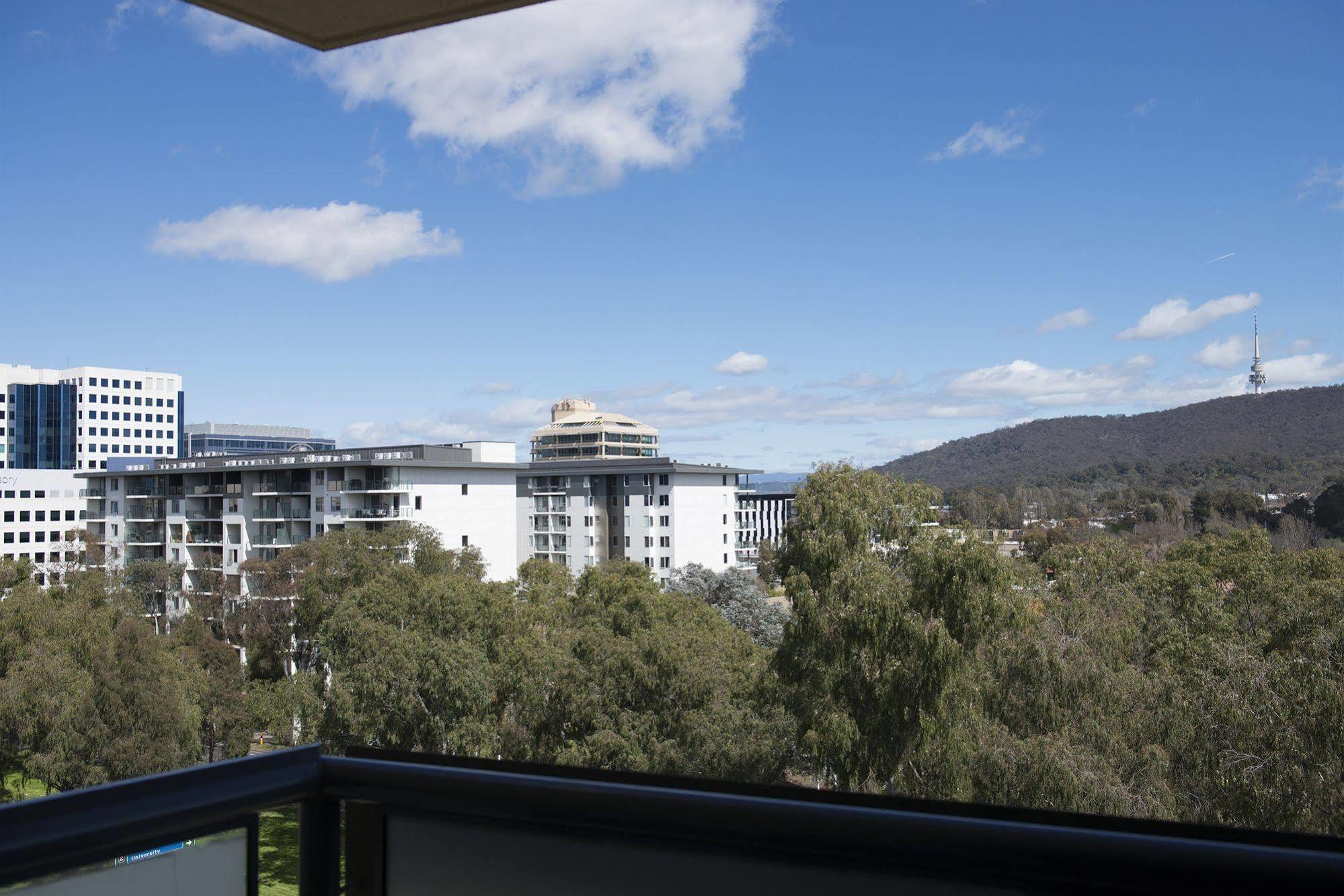 Mantra On Northbourne Aparthotel Canberra Bagian luar foto