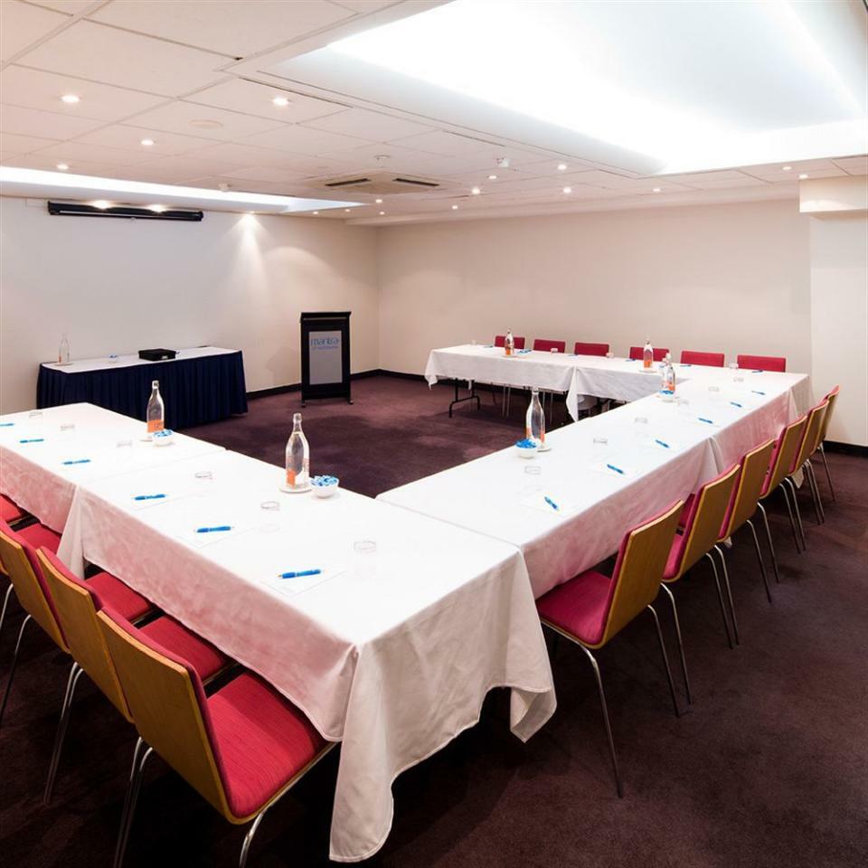 Mantra On Northbourne Aparthotel Canberra Bagian luar foto